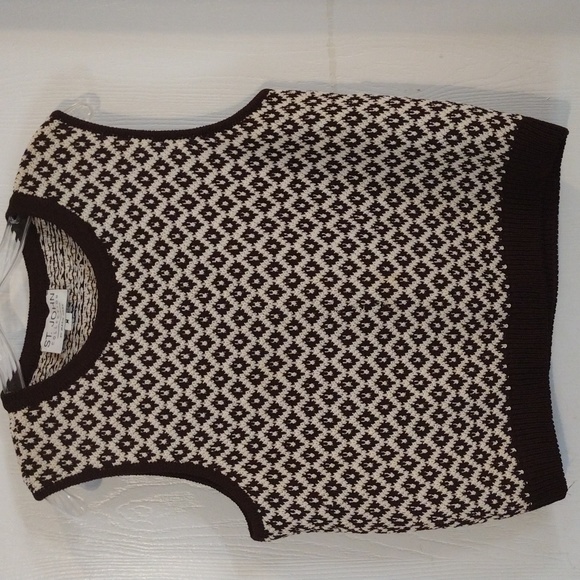 St.John knit vest - Picture 3 of 9